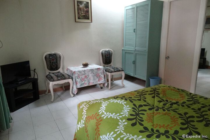 Room 13 of 28
