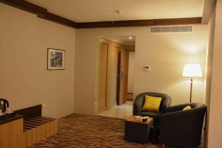 Room 30 of 60