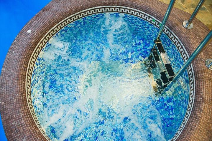 Pools & Facilities
