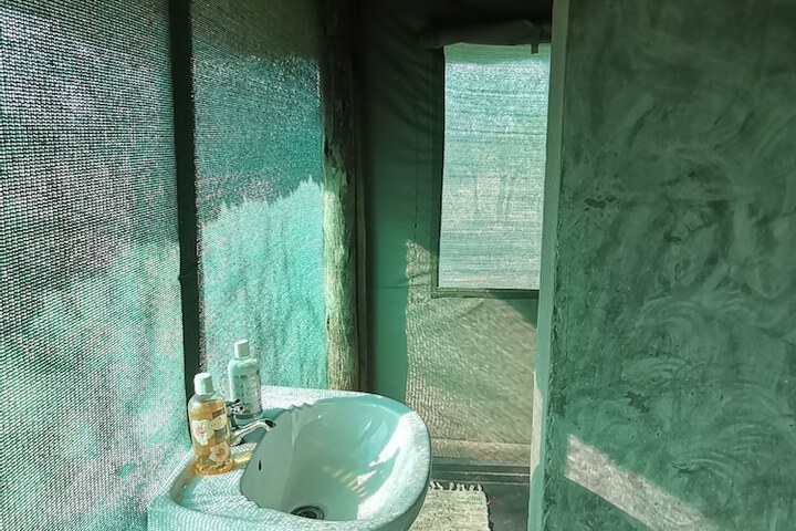 Room 10 of 17