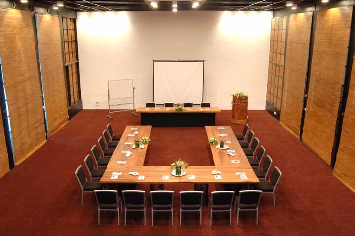 Business Center 67 of 73