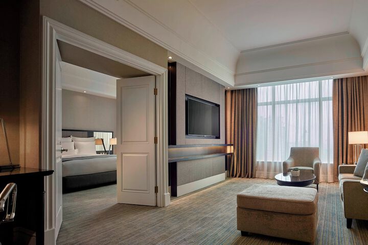 Room 12 of 83