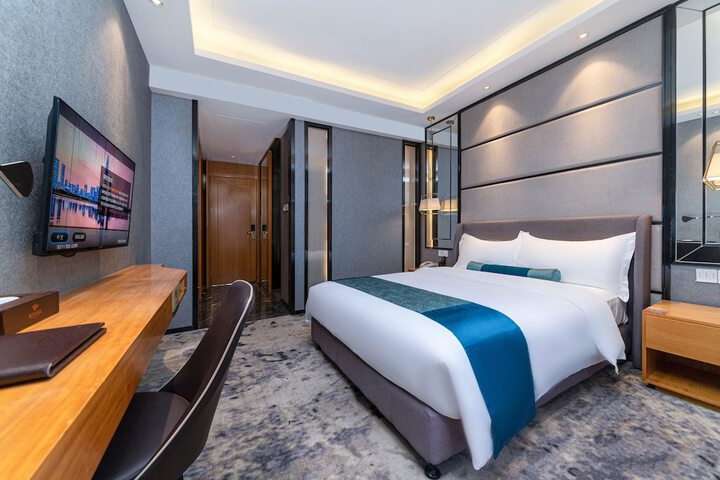 Room 6 of 21