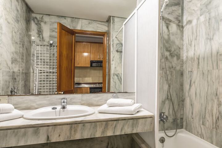 Room 15 of 28