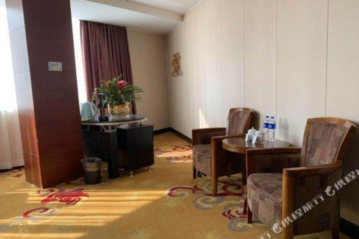 H. Q Youth Hotel