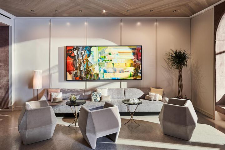 Guest Lobby