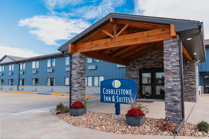 Cobblestone Inn & Suites - Trenton