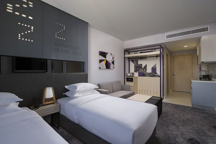 Room 9 of 34