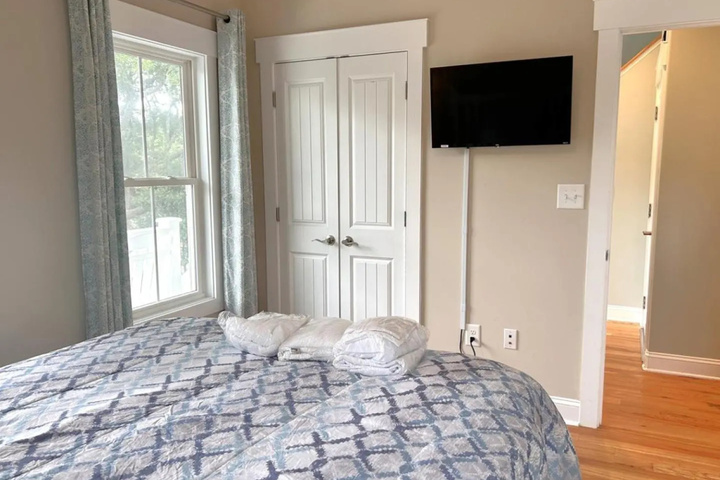 Room 5 of 17