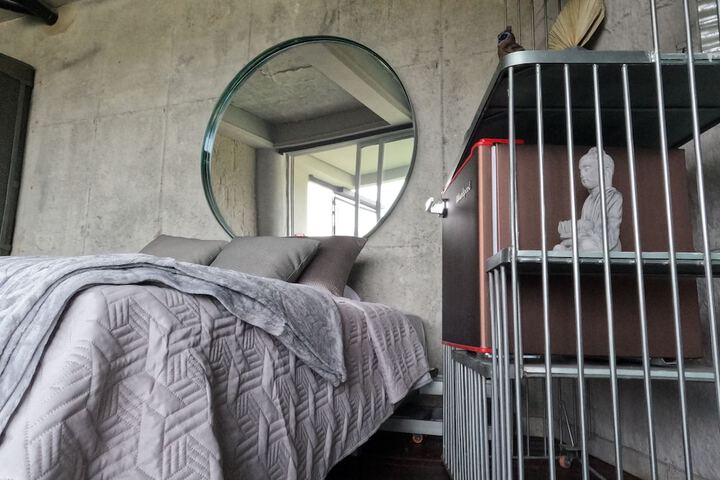 Room 4 of 87