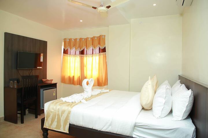 Room 9 of 28