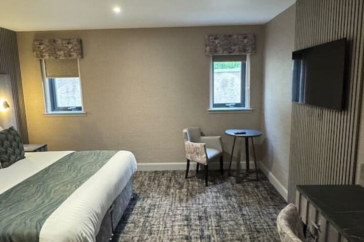 Room 6 of 32