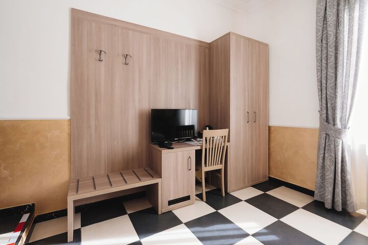 Room 30 of 180