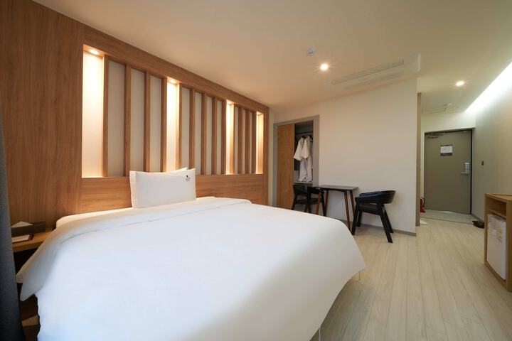 Room 17 of 87
