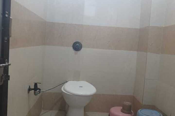 Room 32 of 37