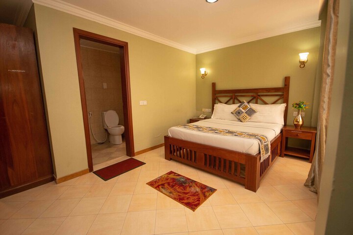 Room 14 of 33
