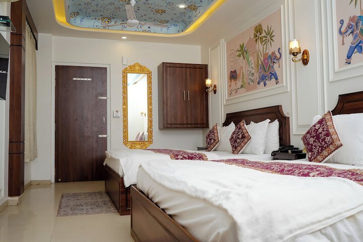 Room 19 of 144