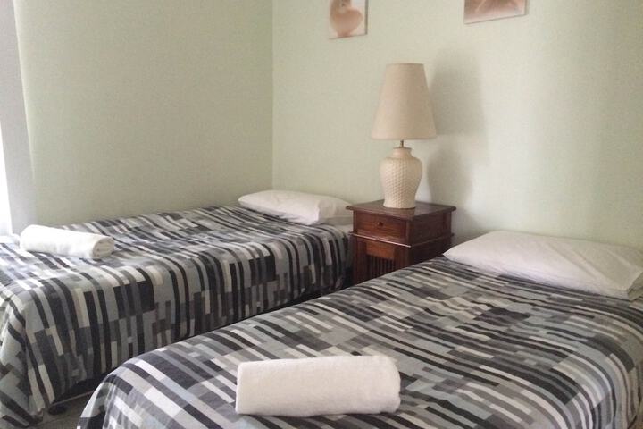 Room 6 of 18