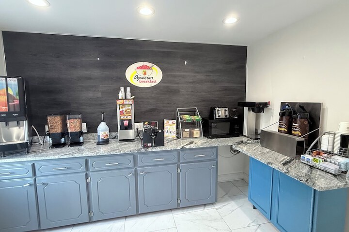 Breakfast/Coffee Service 30 of 32