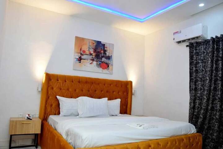 Room 5 of 43