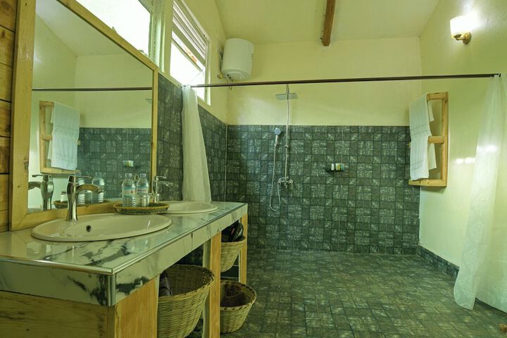 Room 26 of 76