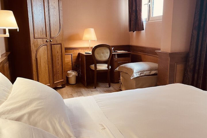 Room 7 of 39
