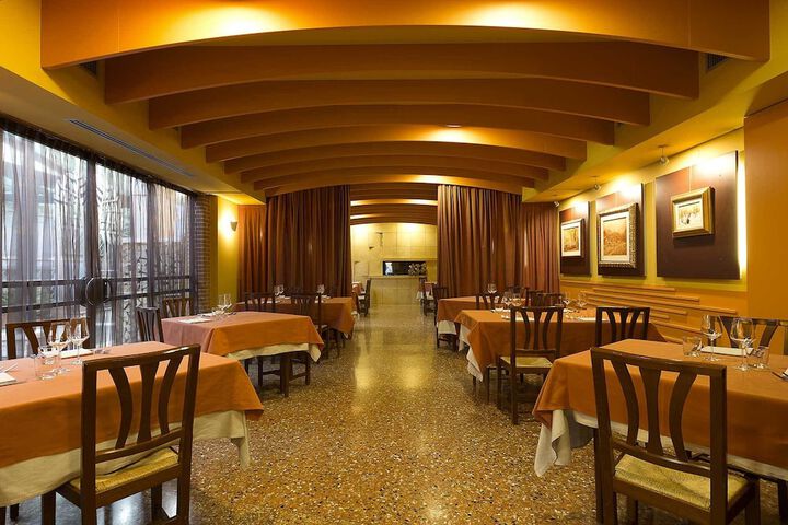 Dining 20 of 68
