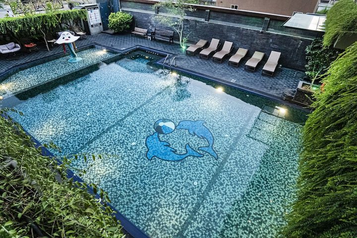 Pool 16 of 34
