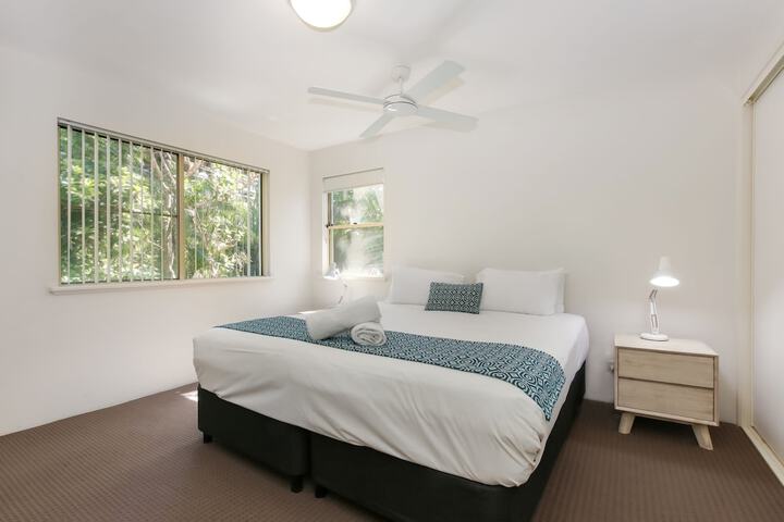 Room 4 of 128