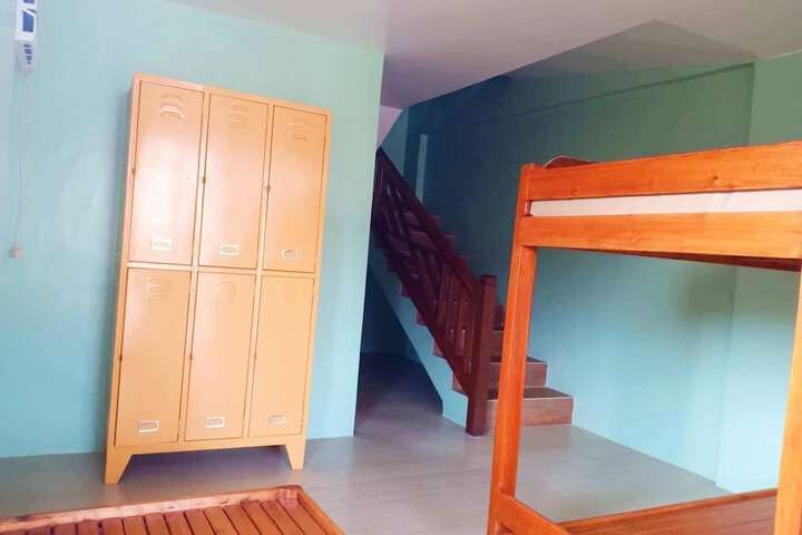 Room 6 of 17