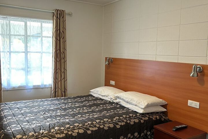 Room 9 of 27