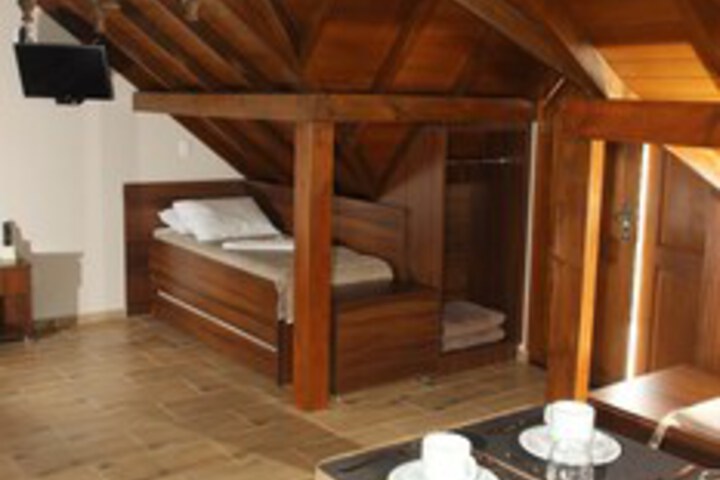 Room 42 of 44