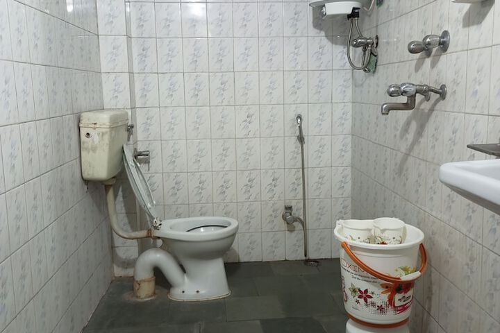 Room 35 of 79