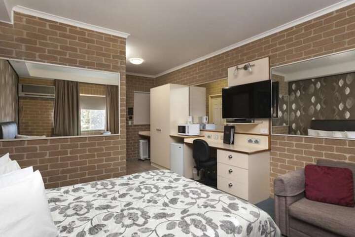 Room 3 of 35