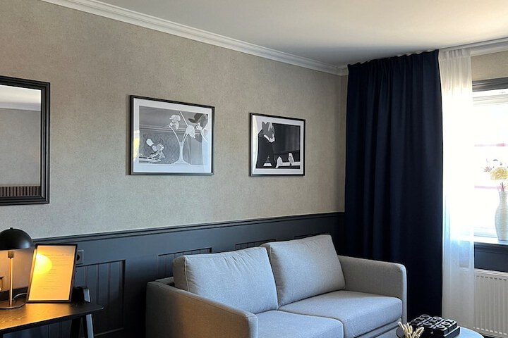 Room 6 of 35
