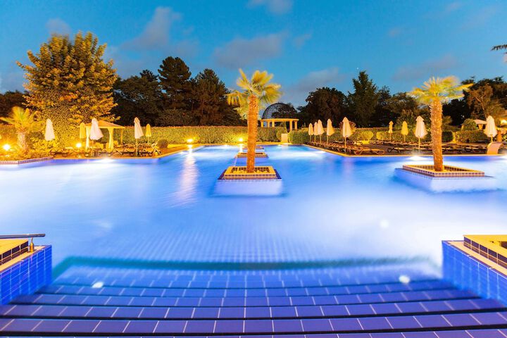 Pool 31 of 75