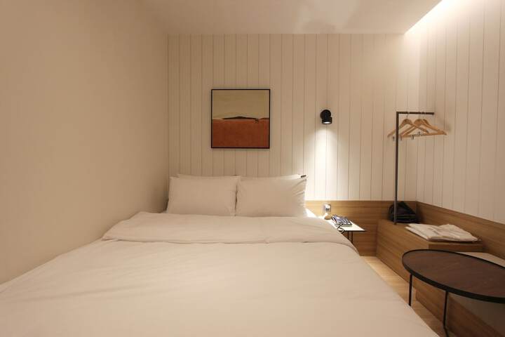 Room 43 of 59