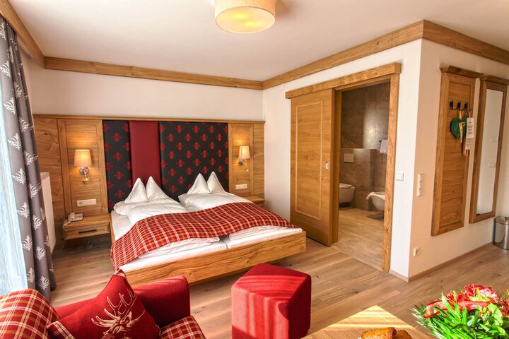 Room 32 of 199
