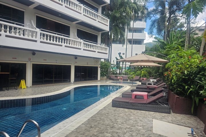 Pool 104 of 147