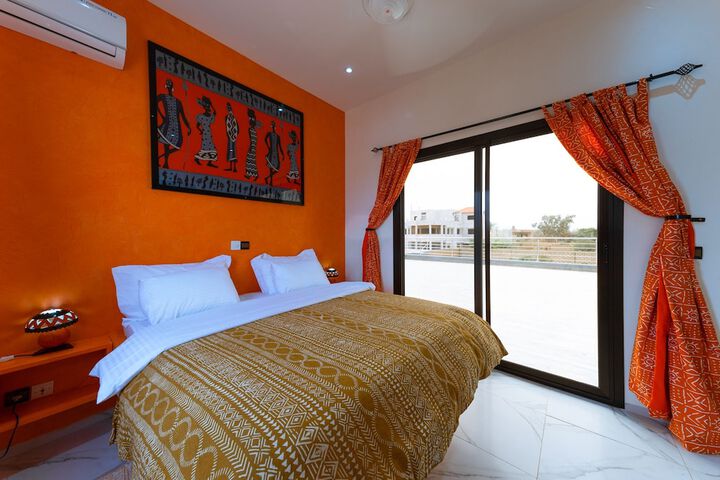 Room 32 of 59