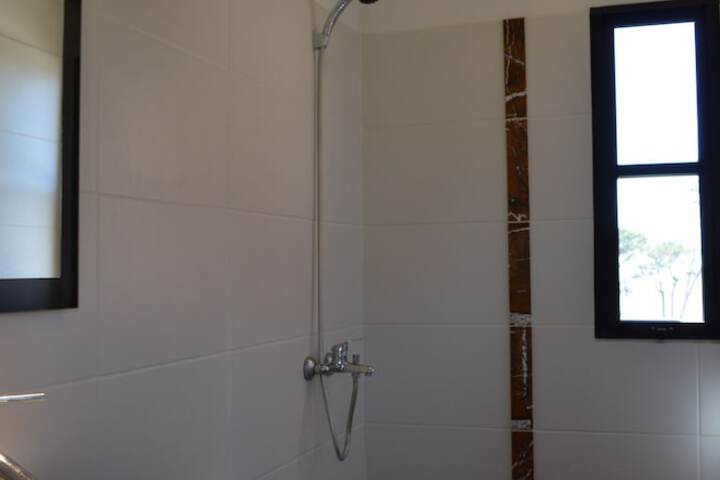 Room 47 of 81