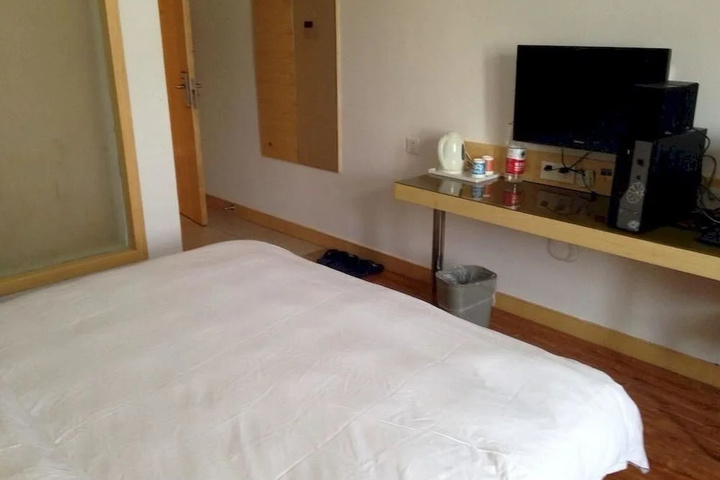 Room 4 of 11