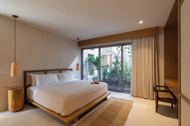 Room 14 of 80