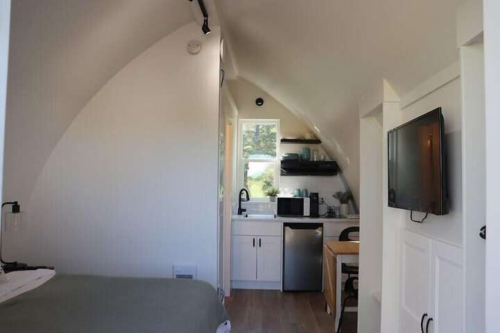 Room 8 of 50