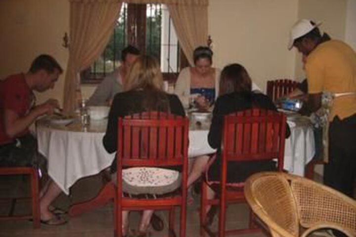 Dining 4 of 17