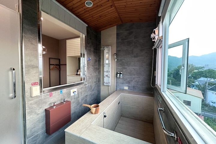 Room 45 of 60