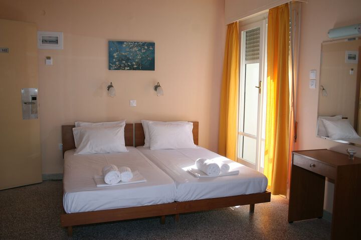 Room 27 of 35