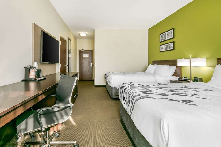 2 Queen Beds (3 of 15)