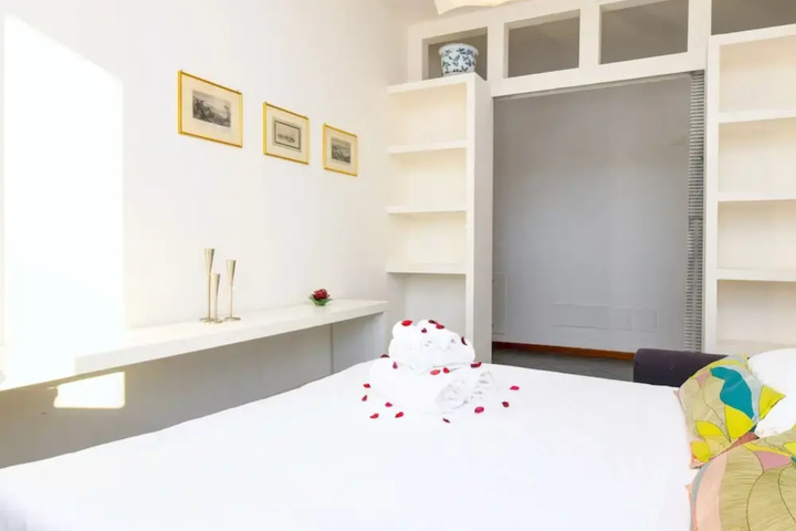 Room 4 of 23