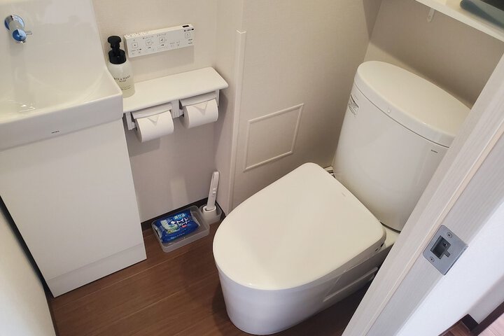 Room 3 of 49